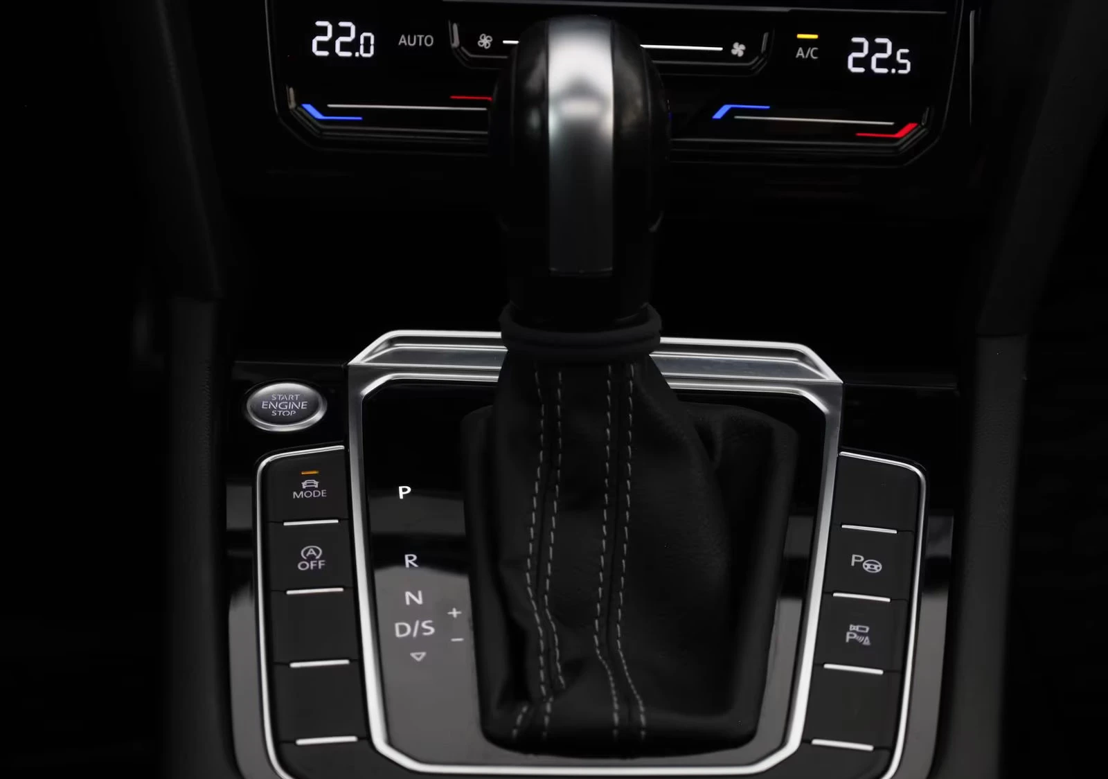 VW Arteon 4X4/R-LINE/200HP/IQ LIGHT/HUD/KLESS/PANO/CAM/612z | Mobile.bg � ����������� 16