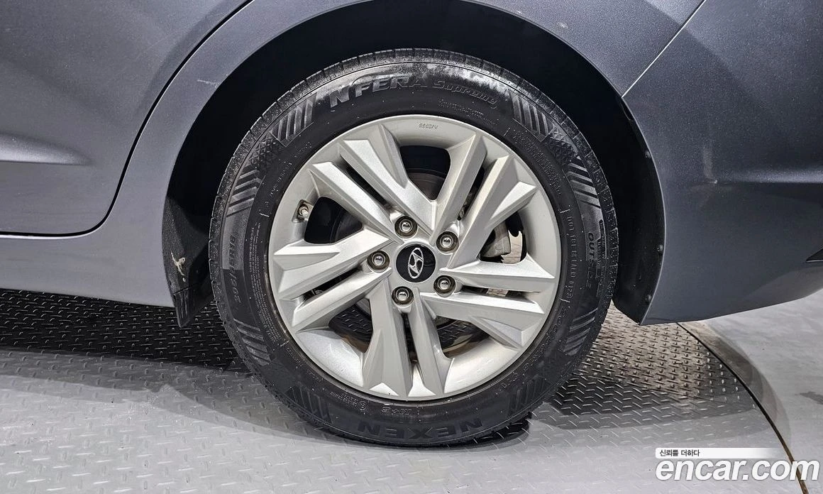 Hyundai Elantra 1.6 LPi Modern(Handicapped), снимка 7 - Автомобили и джипове - 55972700