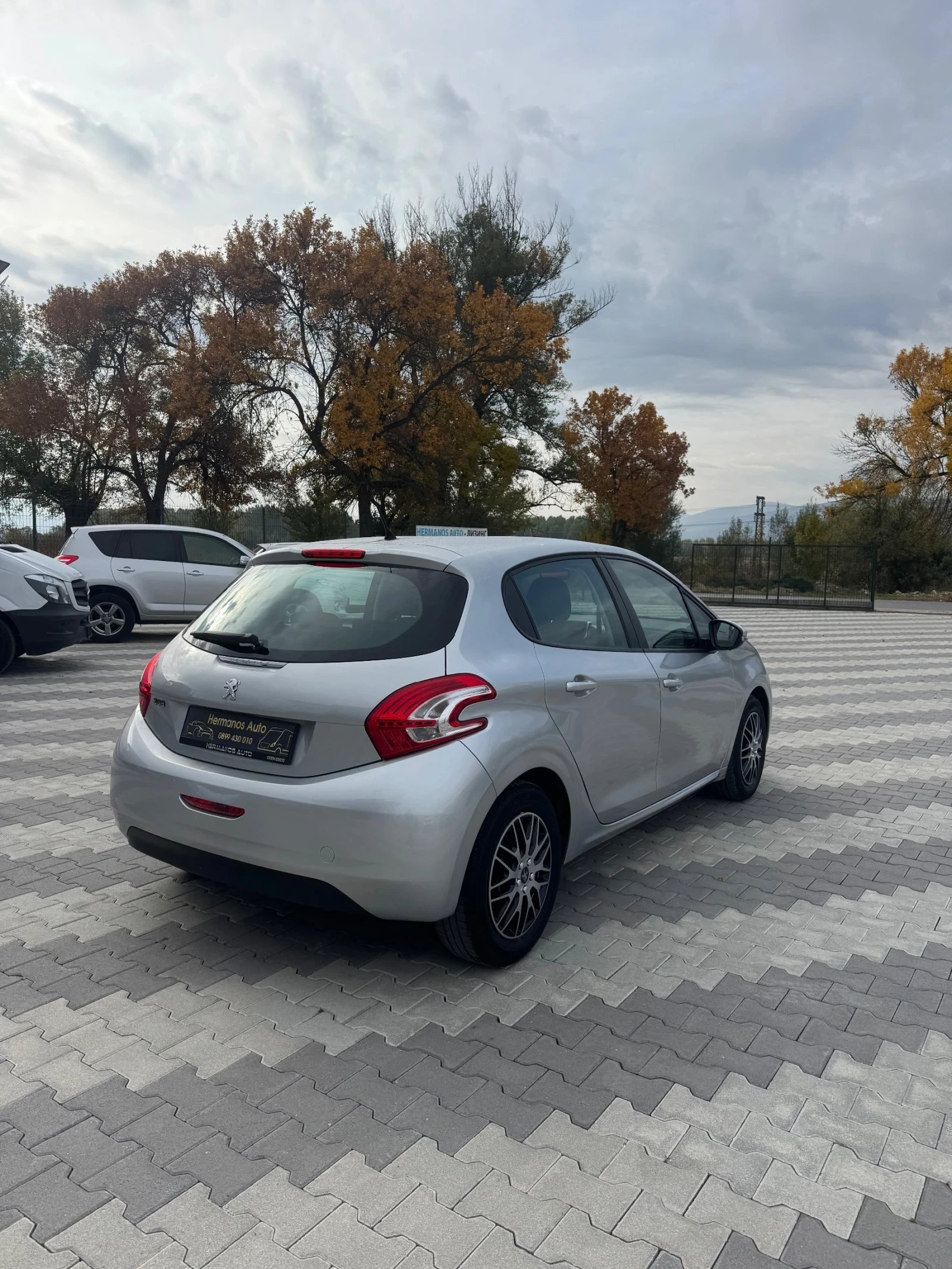 Peugeot 208 1.2i 82k.c | Mobile.bg � ����������� 5