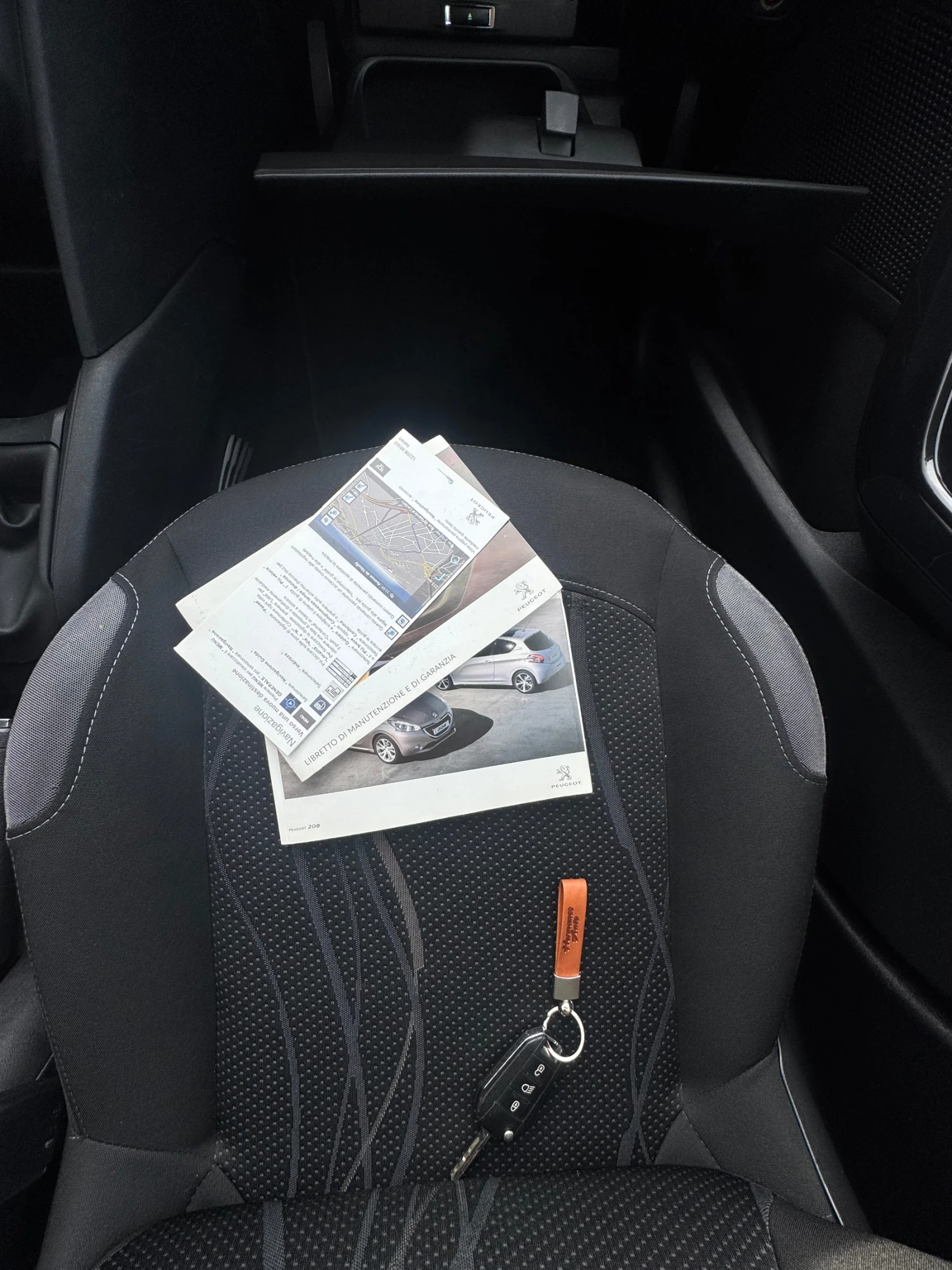 Peugeot 208 1.2i 82k.c | Mobile.bg � ����������� 12