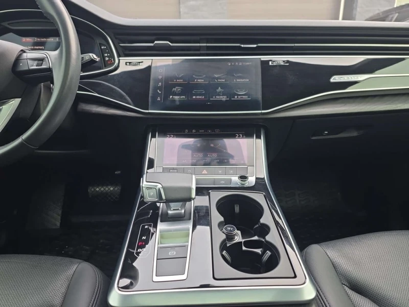 Audi Q7 Progressiv 55 S-Line * COOLED SEATS / CARPLAY / PA, снимка 8 - Автомобили и джипове - 53232609