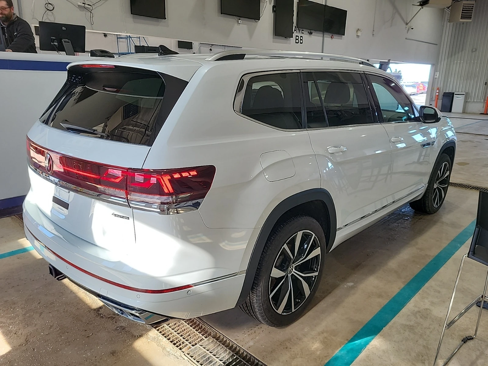 VW Atlas * * CARFAX * * АВТО КРЕДИТ * * , снимка 6 - Автомобили и джипове - 53866509