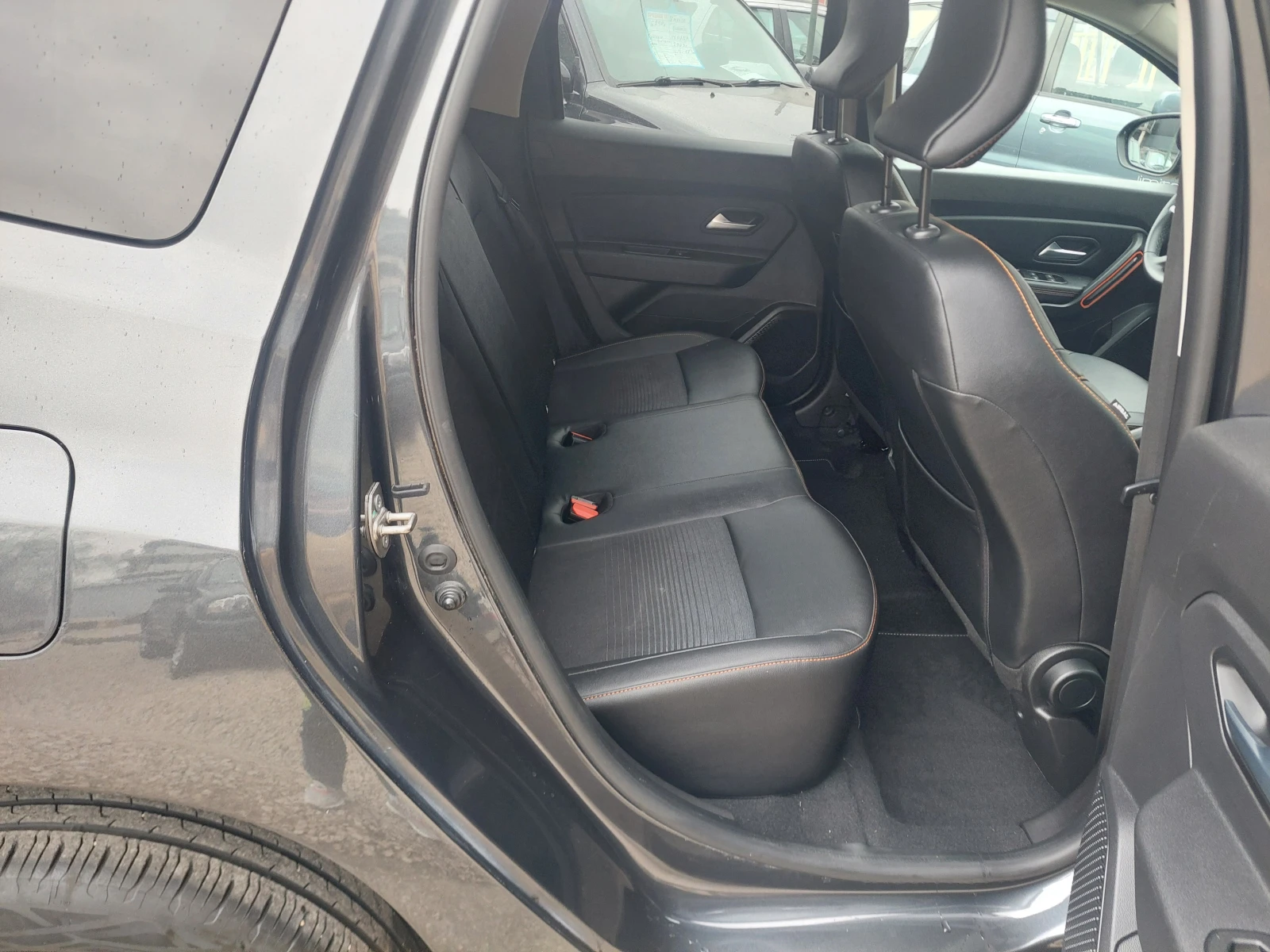 Dacia Duster ТОП СЪСТОЯНИЕ, снимка 9 - Автомобили и джипове - 53921438