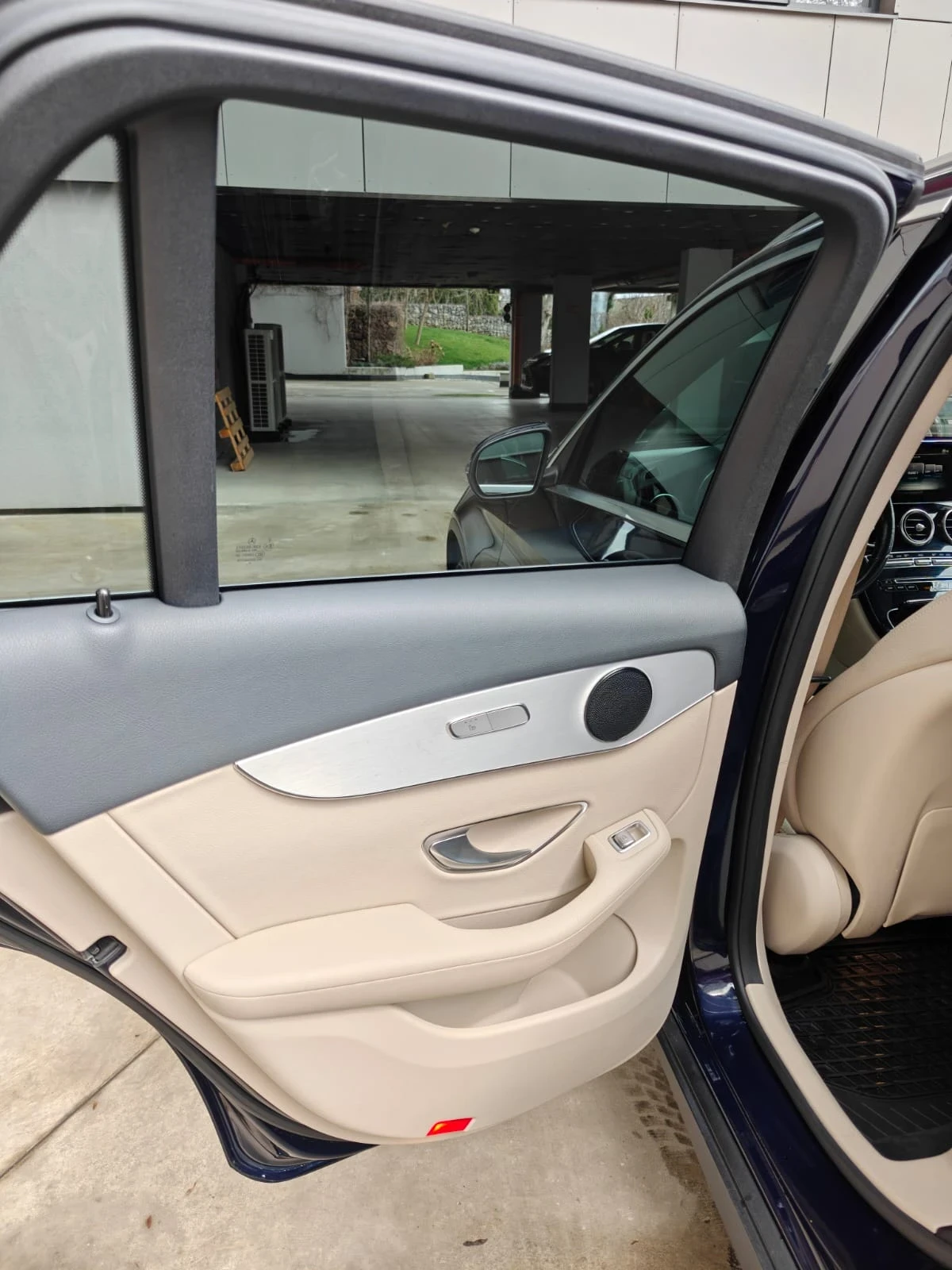 Mercedes-Benz GLC 300, снимка 8 - Автомобили и джипове - 54080984