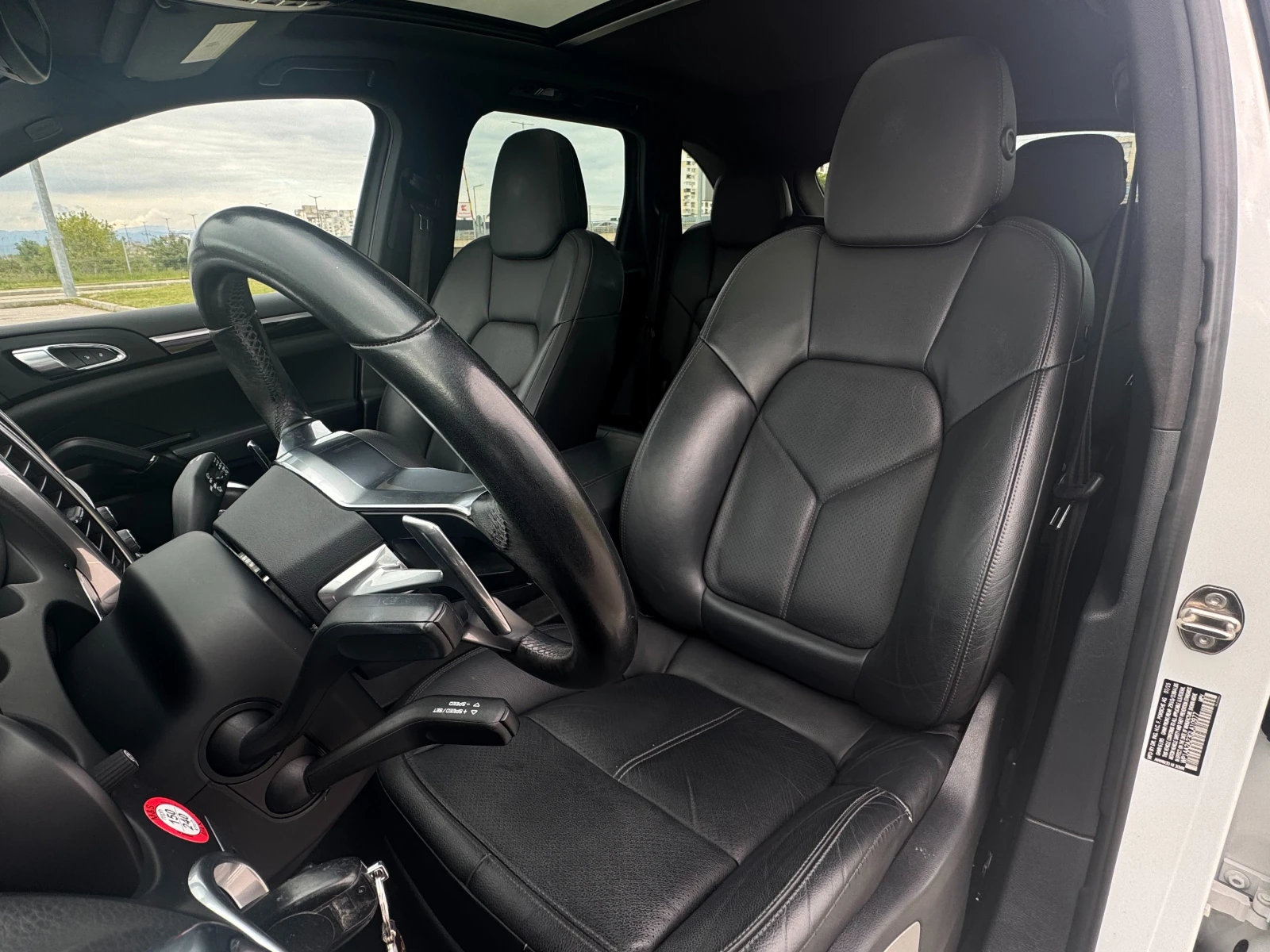 Porsche Cayenne 3.6 V6| FACELIFT| ПОДГРЕВ| ПАНОРАМА| РЕАЛНИ КМ| , снимка 9 - Автомобили и джипове - 54392348