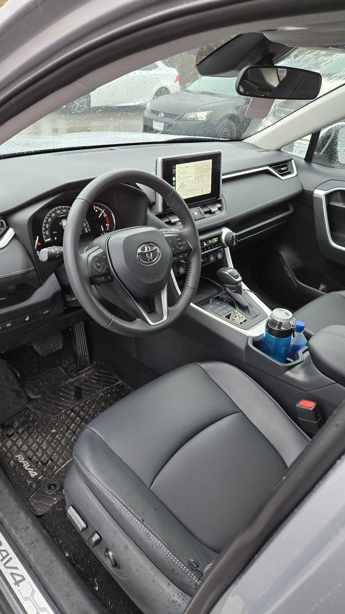 Toyota Rav4 * * CARFAX * * АВТО КРЕДИТ * * Цена до БГ * * , снимка 8 - Автомобили и джипове - 54482280