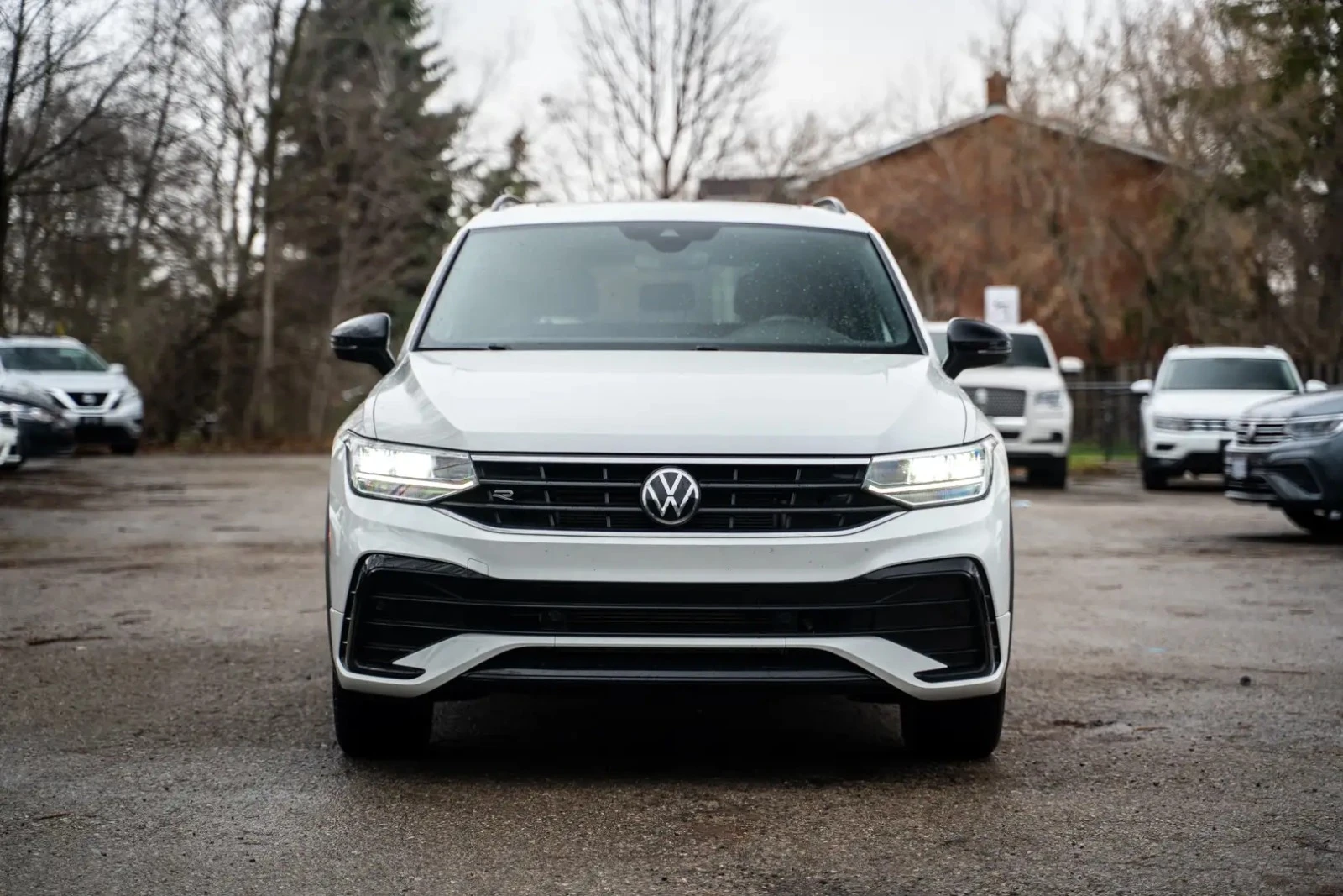 VW Tiguan Comfortline * AвтоКредит * (ЦЕНА ДО БГ), снимка 2 - Автомобили и джипове - 55184827