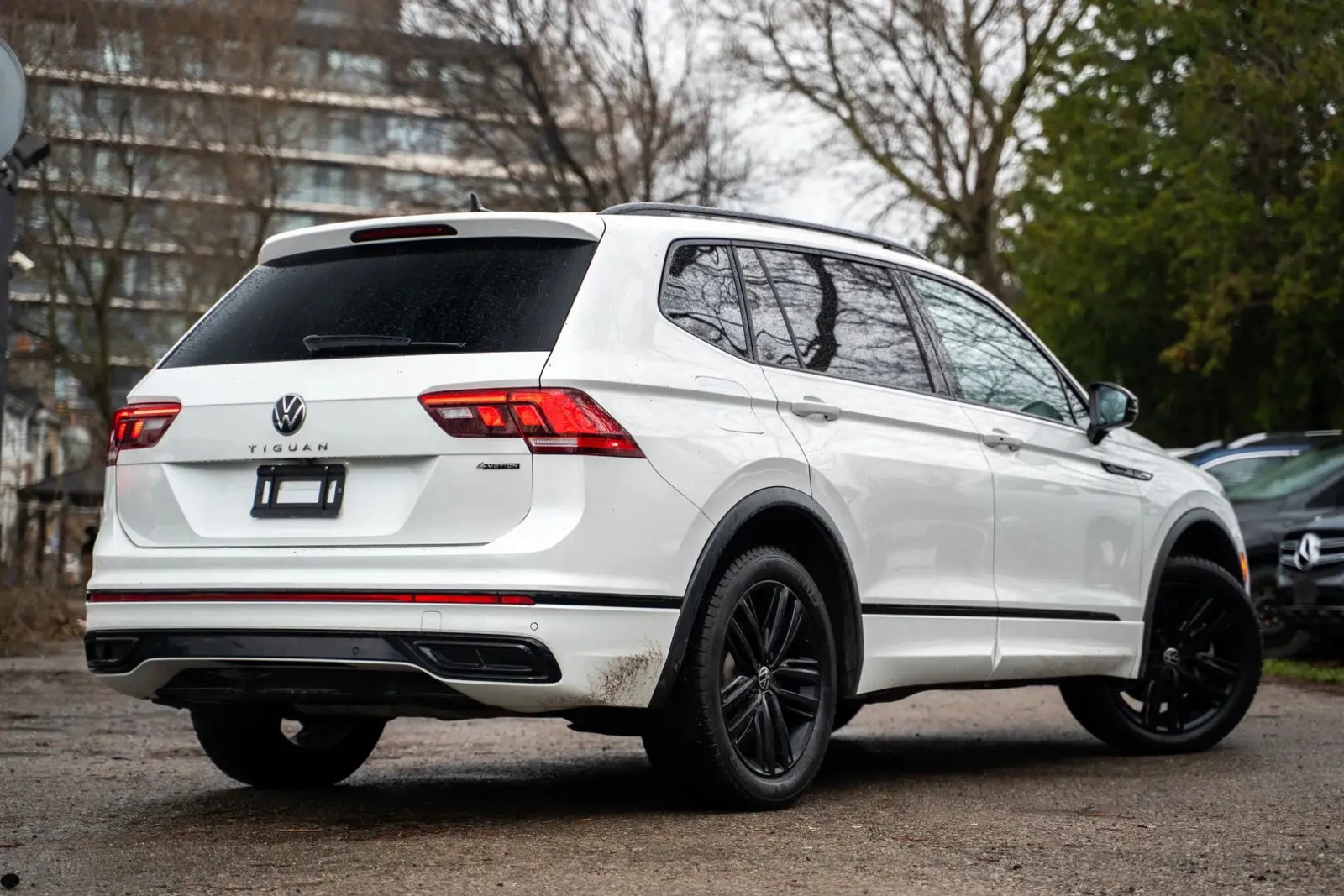 VW Tiguan Comfortline * AвтоКредит * (ЦЕНА ДО БГ), снимка 4 - Автомобили и джипове - 55184827