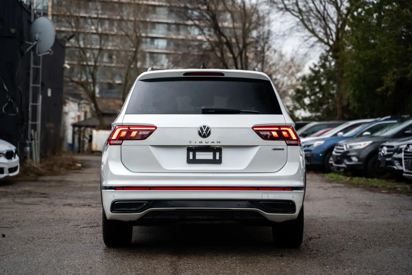 VW Tiguan Comfortline * AвтоКредит * (ЦЕНА ДО БГ), снимка 3 - Автомобили и джипове - 55184827
