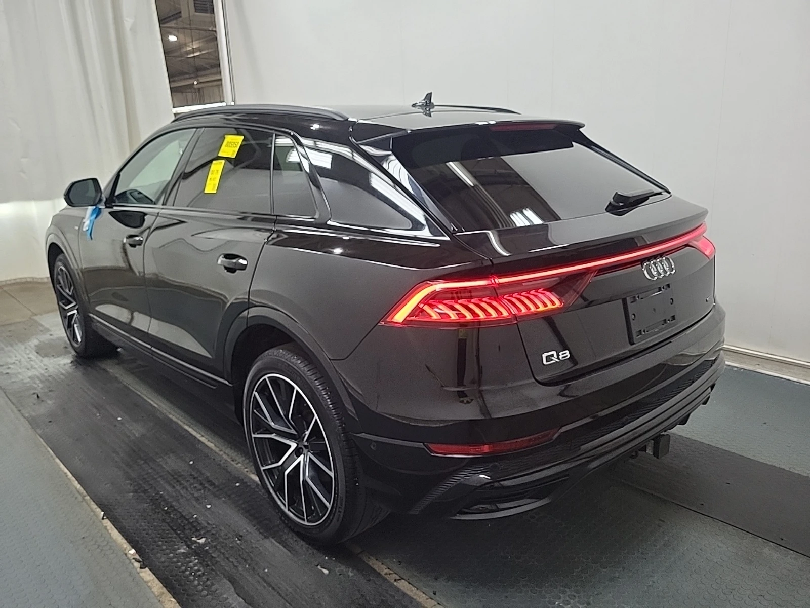 Audi Q8 PROGRESSIV, ПРОГНОЗНА ЦЕНА до БГ, снимка 4 - Автомобили и джипове - 55395580