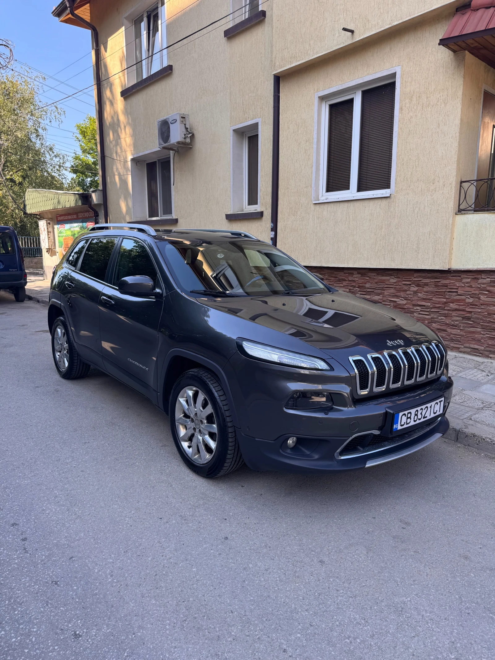 Jeep Cherokee LIMITED, снимка 2 - Автомобили и джипове - 55830028
