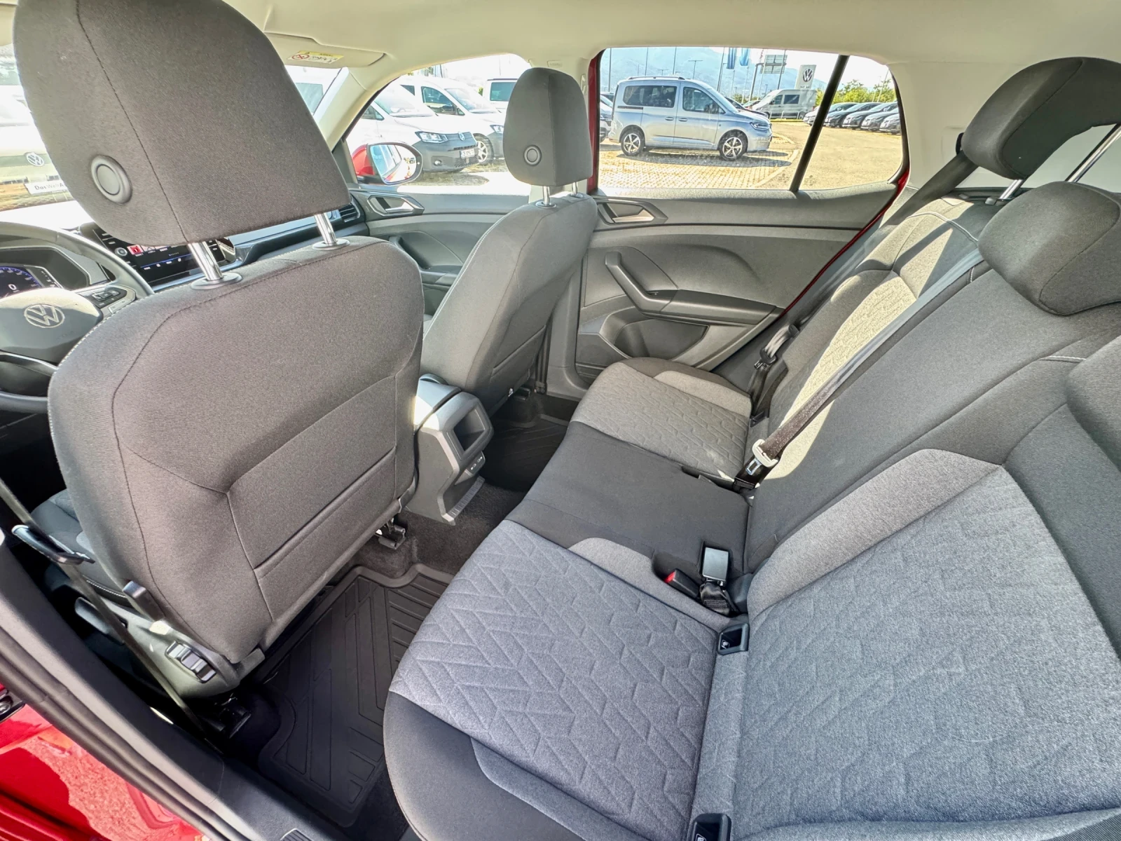 VW T-Cross Life Plus 1.0 TSI DSG, снимка 12 - Автомобили и джипове - 56076218
