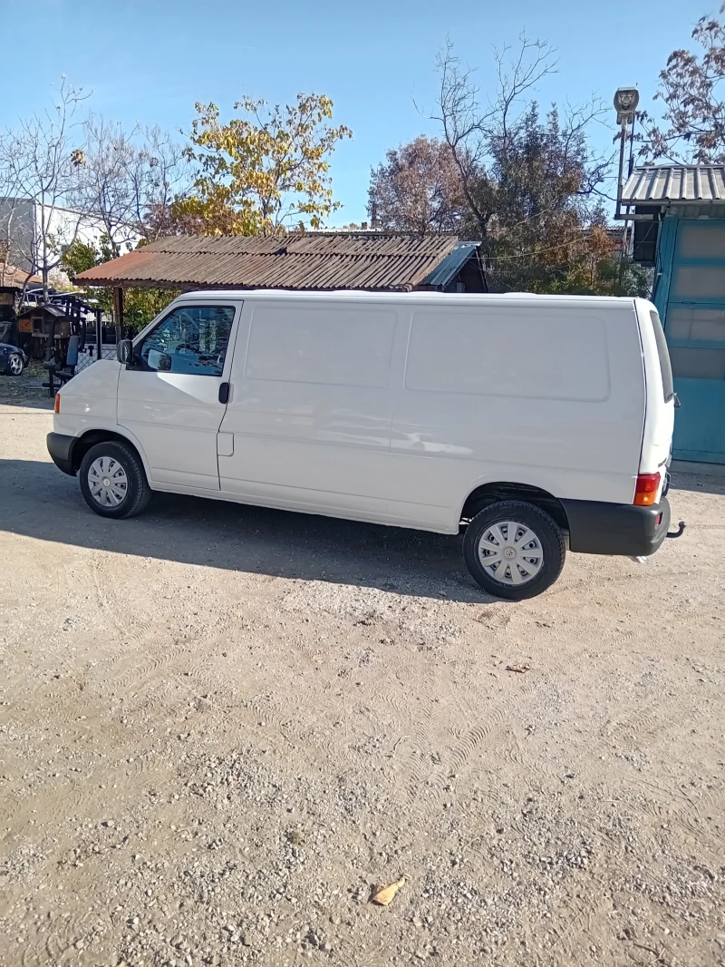 VW Transporter 2.5TDi КЛИМАТИК дълга БАЗА, снимка 4 - Бусове и автобуси - 52772690
