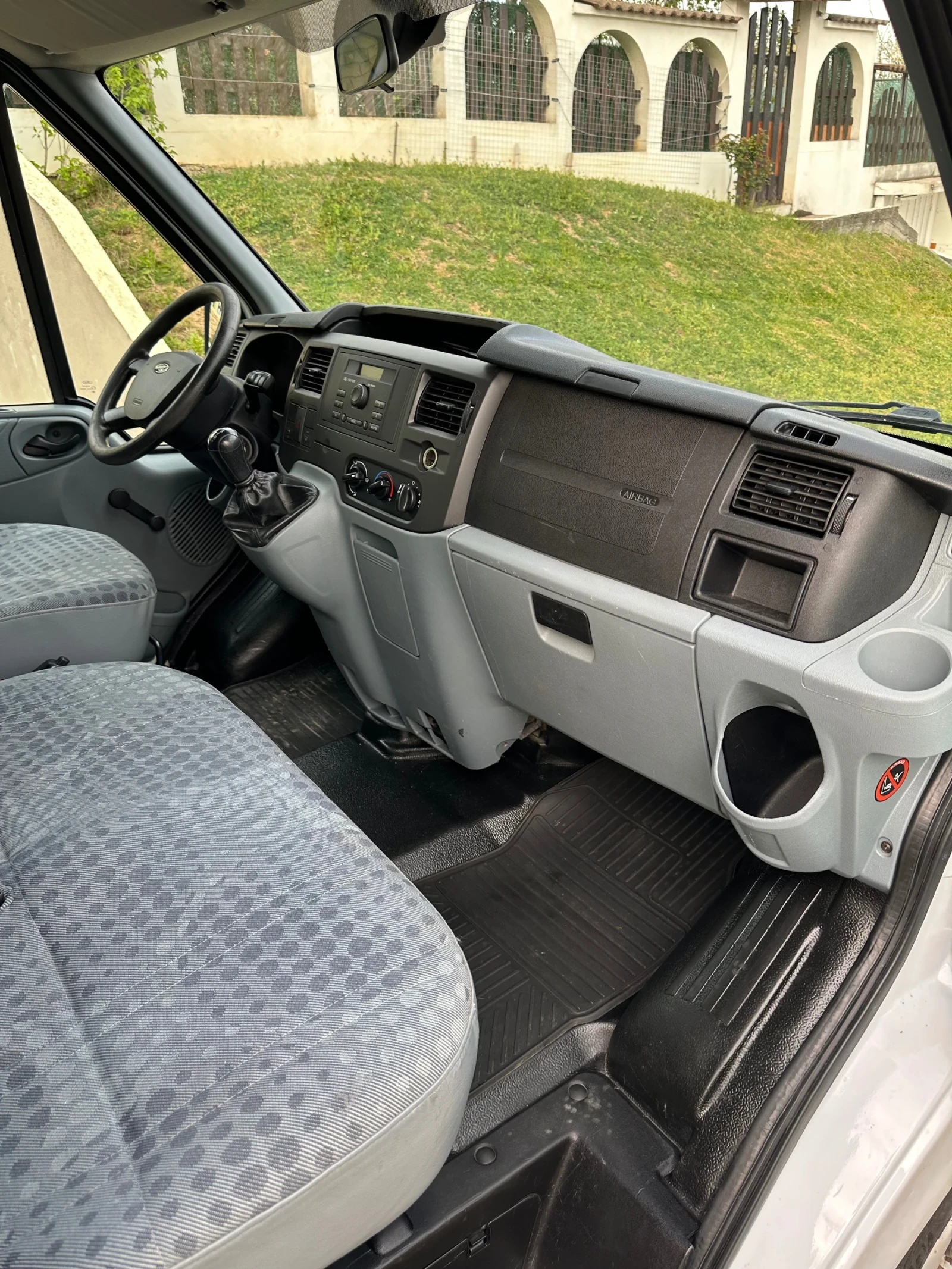 Ford Transit 2.2 КЛИМАТИК, снимка 12 - Бусове и автобуси - 54179091