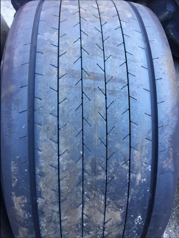 Гуми Всесезонни 435/50R19.5, снимка 1 - Гуми и джанти - 22879284