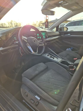 VW Golf 8 2. 0 TDI DSG   150 к. с. | 76 000 км | Много екс, снимка 12
