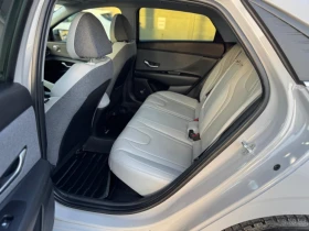 Hyundai Elantra Ultimate Hybrid | Clean Carfax| Two-Tone Interior, снимка 11