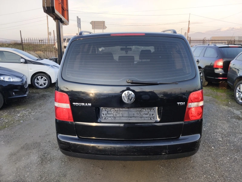 VW Touran 1.9 TDI - 7 Места , снимка 4 - Автомобили и джипове - 46472411