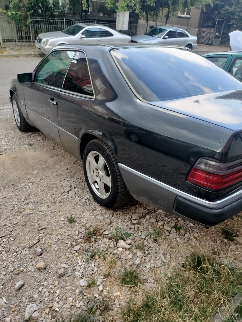 Mercedes-Benz 124 2.0i, снимка 4 - Автомобили и джипове - 47157950