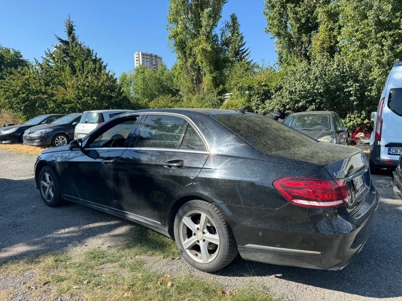 Mercedes-Benz E 220, снимка 6 - Автомобили и джипове - 47965304