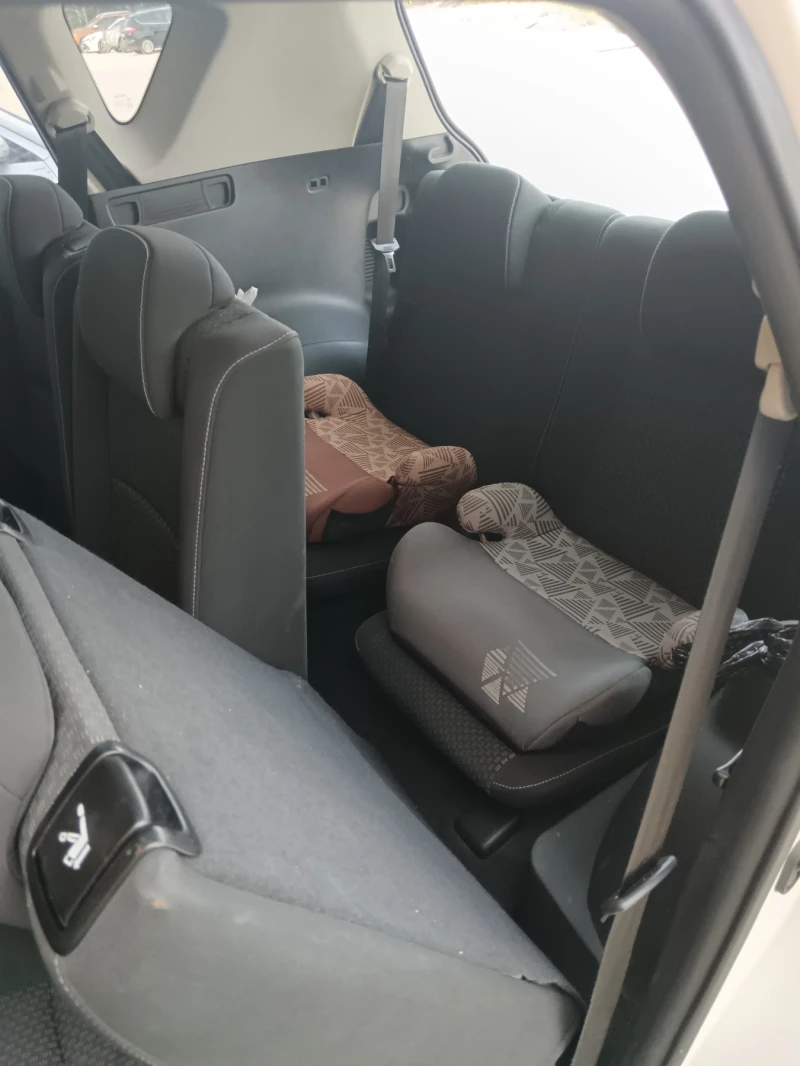 Toyota Verso 2000 D4D 126K.C 6+ 1 места, снимка 12 - Автомобили и джипове - 52897078