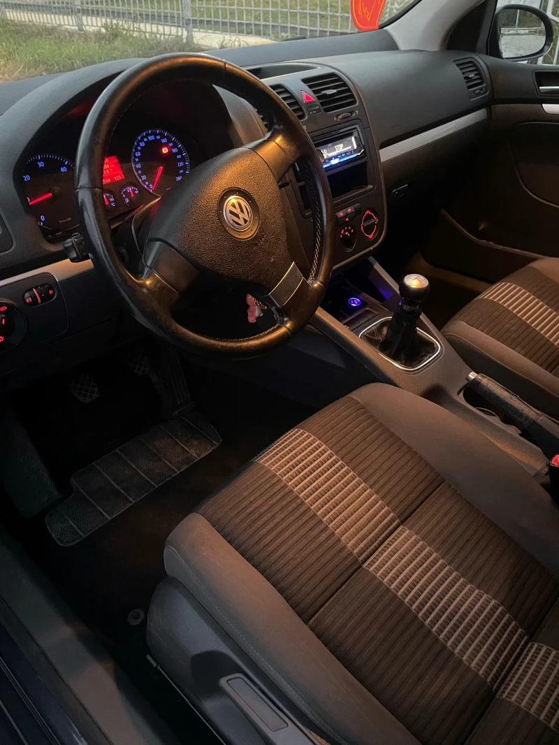 VW Golf 1.9, снимка 4 - Автомобили и джипове - 53247007