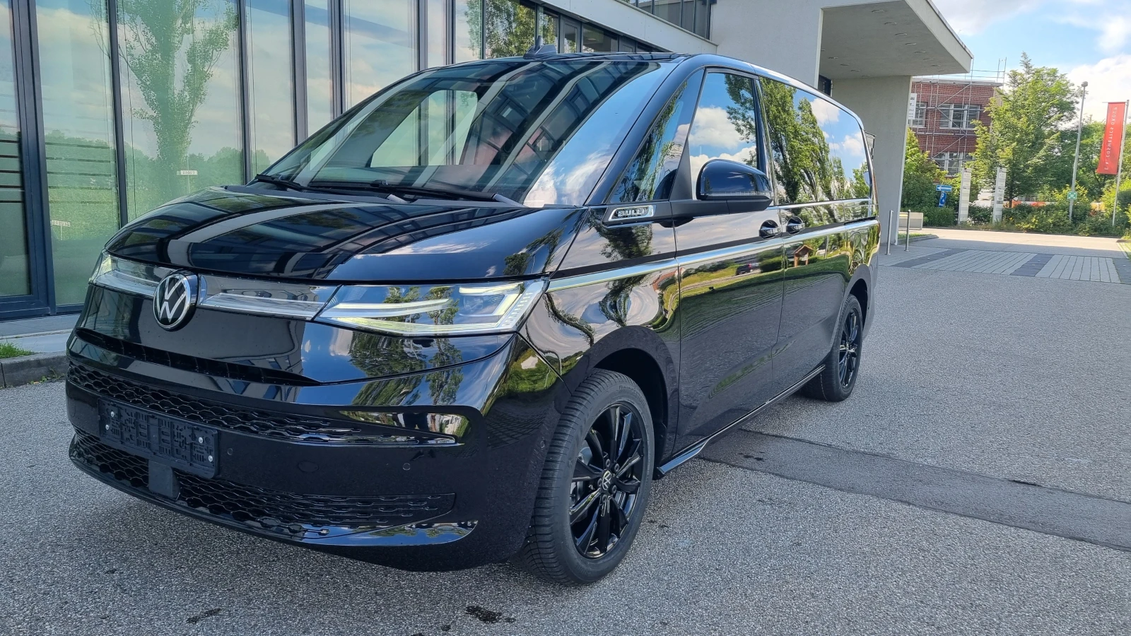 VW Multivan Т7 Style L 2.0 TDI - изображение 2