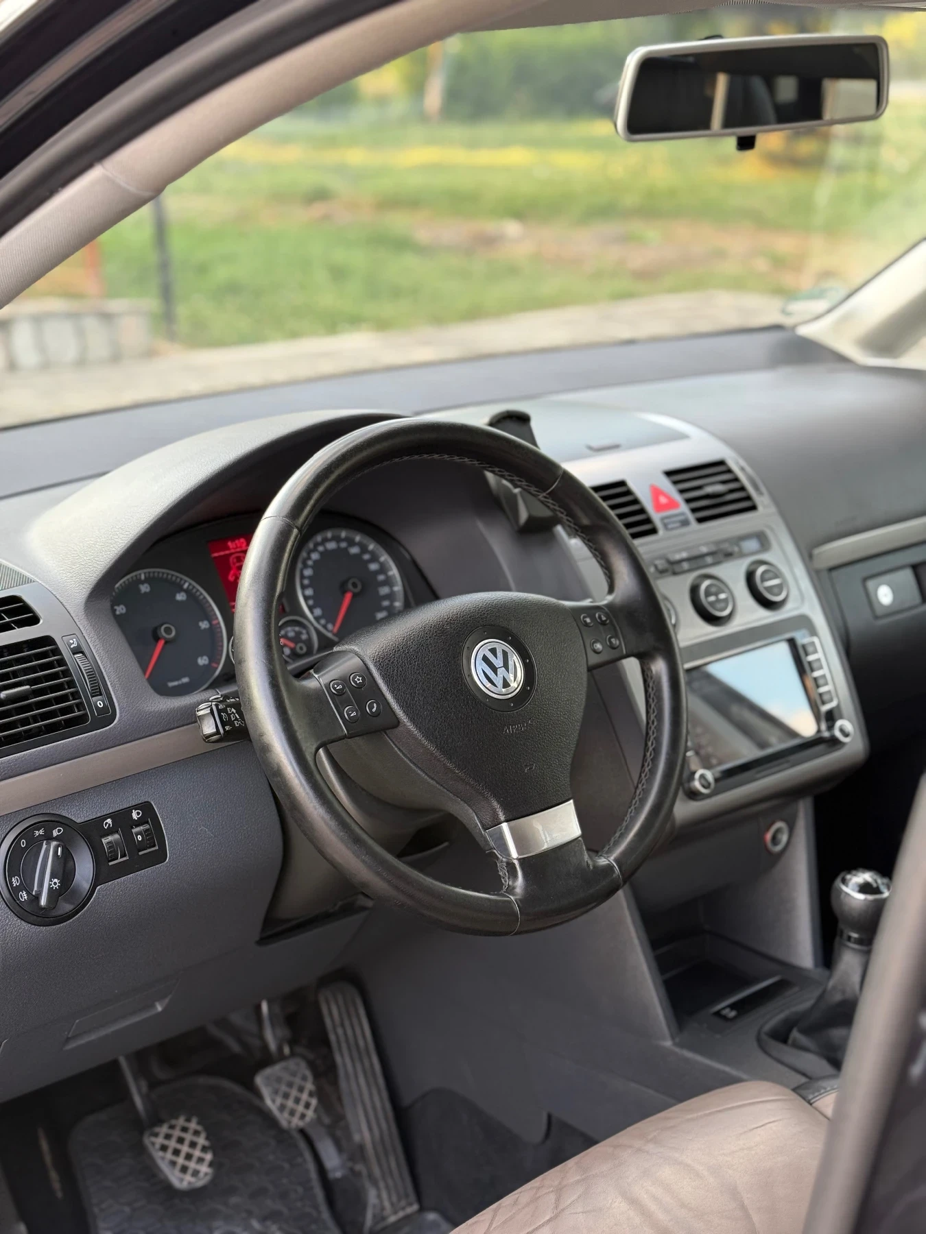 VW Touran 2.0TDI HIGHLINE - изображение 9