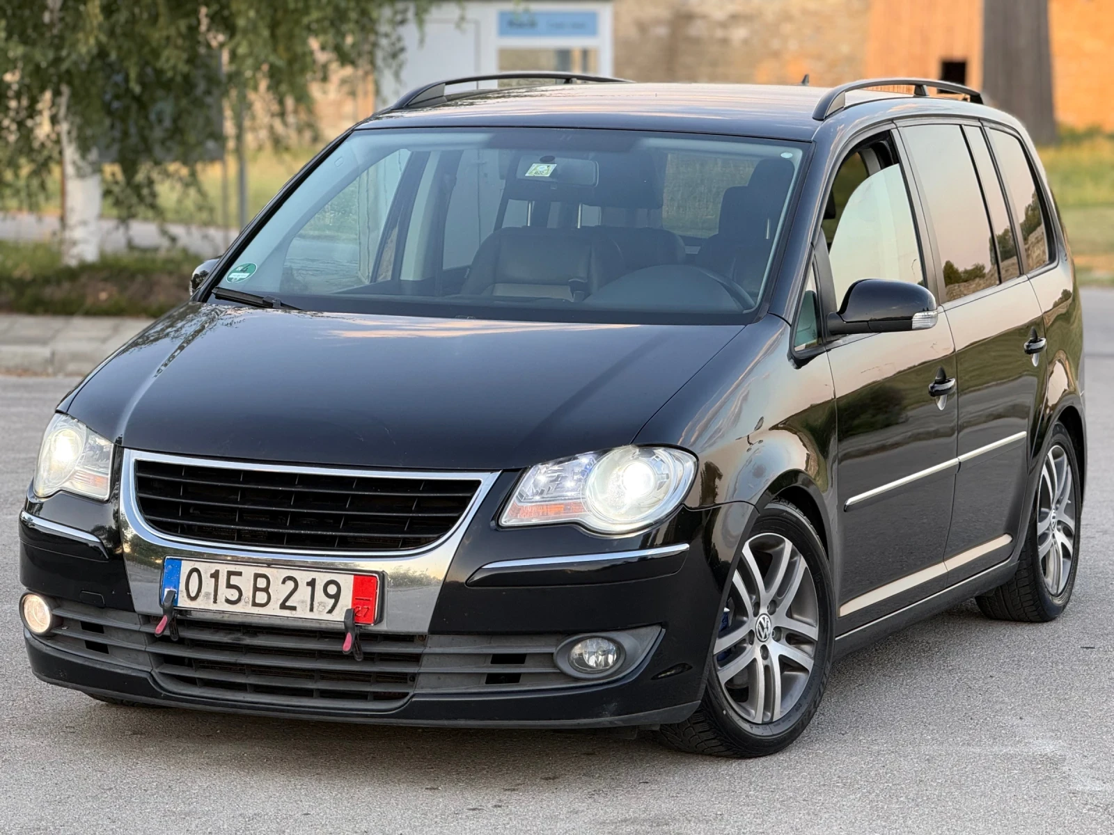 VW Touran 2.0TDI HIGHLINE - изображение 2