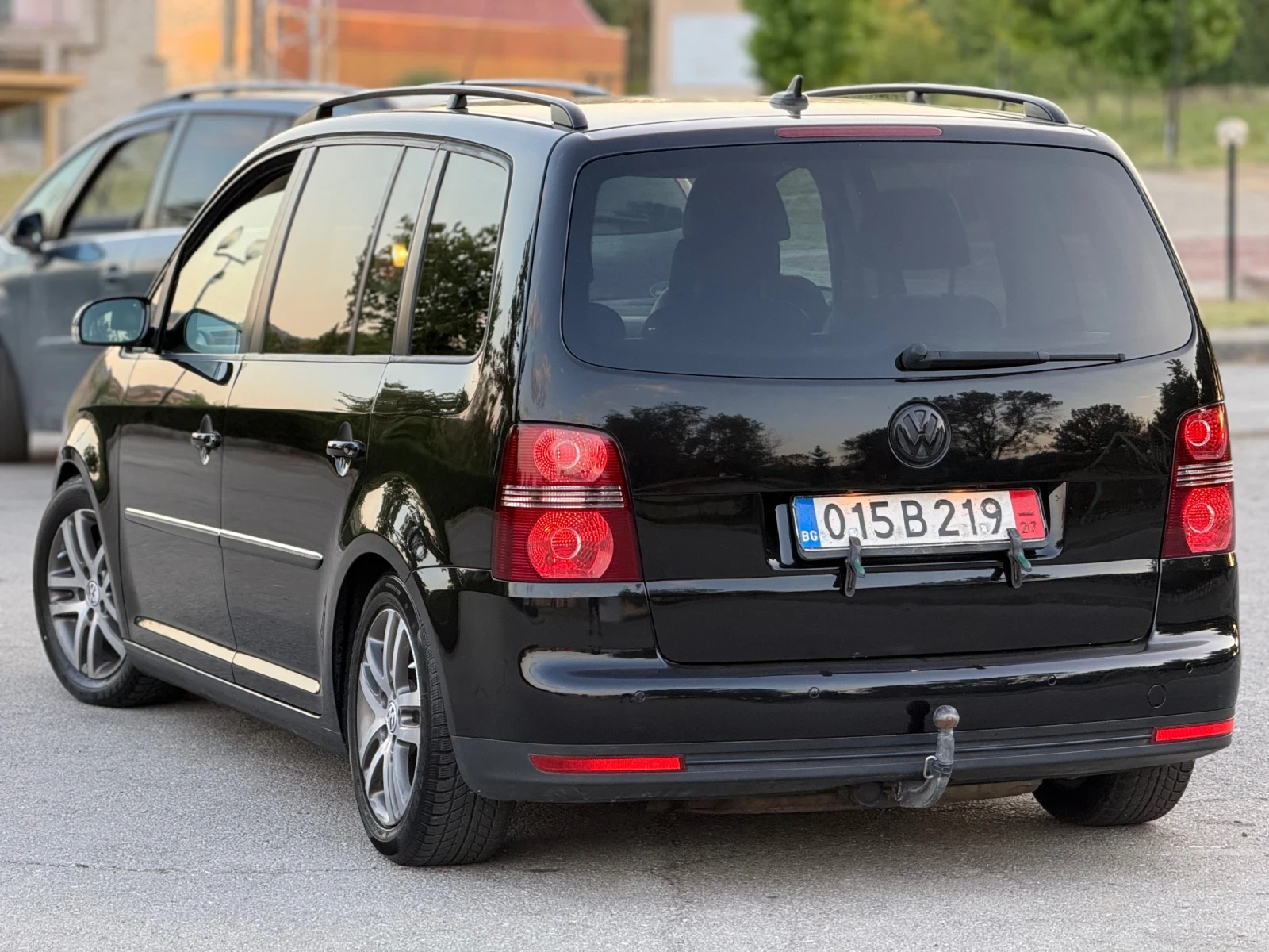 VW Touran 2.0TDI HIGHLINE - изображение 5
