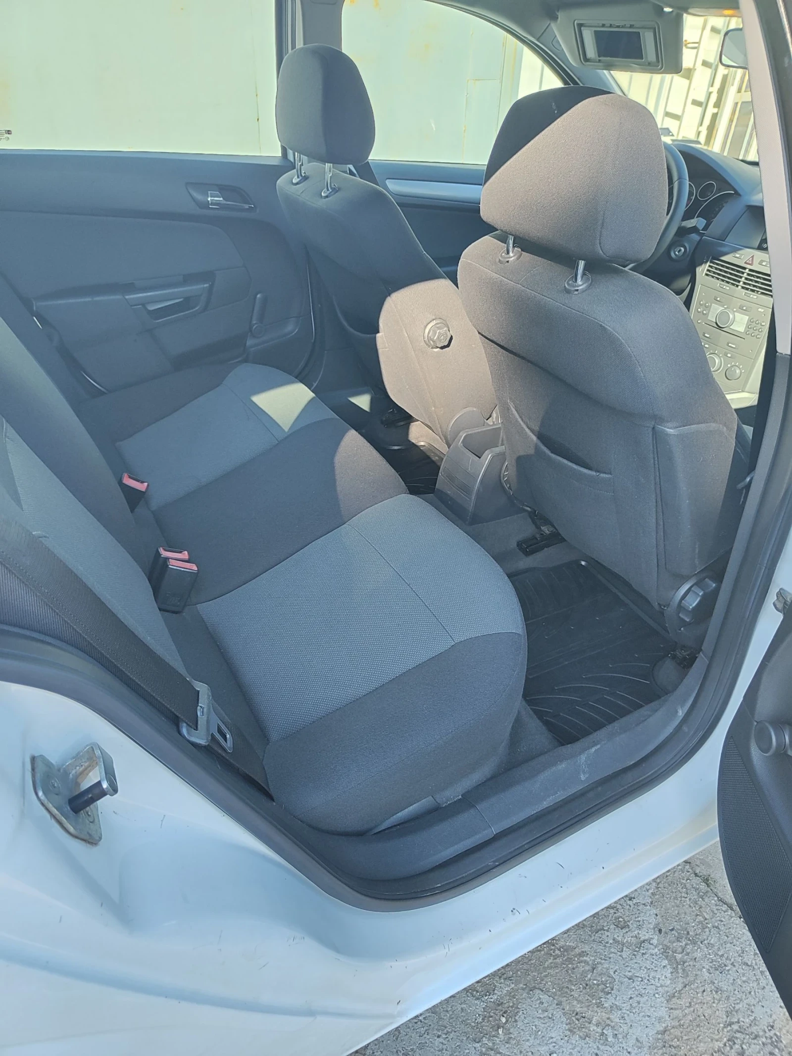Opel Astra 1.9 - изображение 7