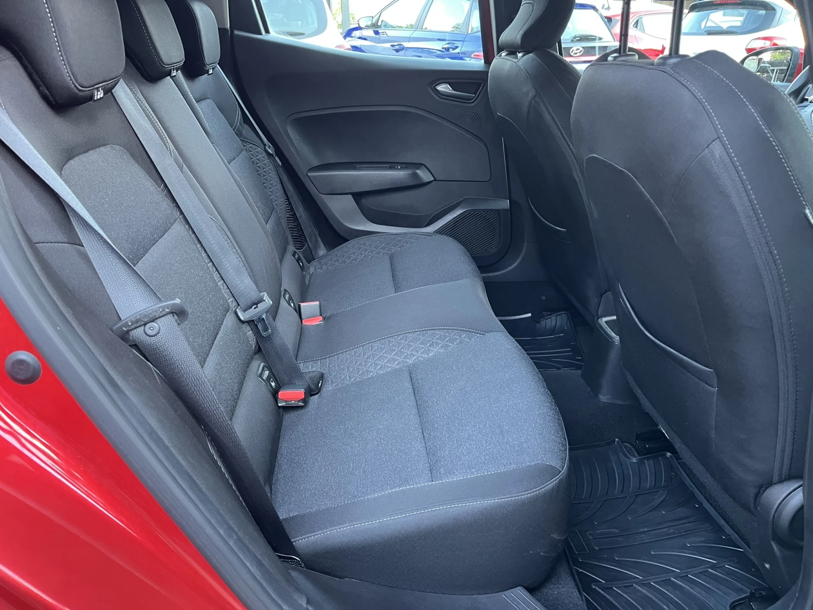 Renault Clio 1.6 E-Tech Hybrid Automatic - изображение 10