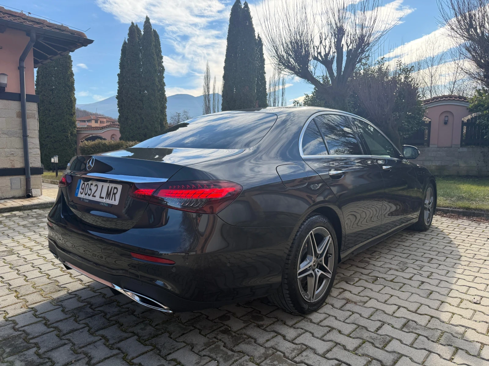 Mercedes-Benz E 220 cdi/AMG/Multibeam/360/Widescreen/Keyless/9G - изображение 5