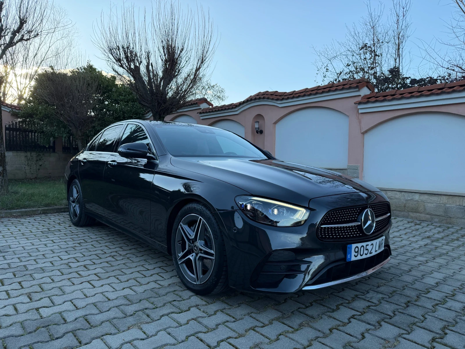 Mercedes-Benz E 220 cdi/AMG/Multibeam/360/Widescreen/Keyless/9G - изображение 3