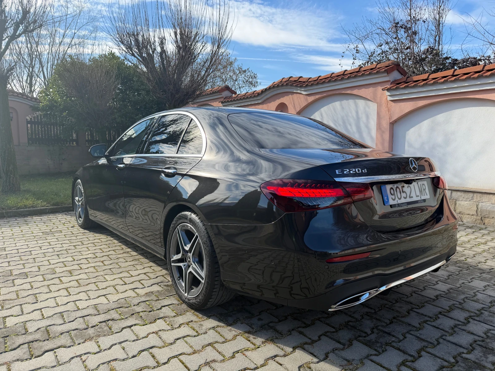 Mercedes-Benz E 220 cdi/AMG/Multibeam/360/Widescreen/Keyless/9G - изображение 4