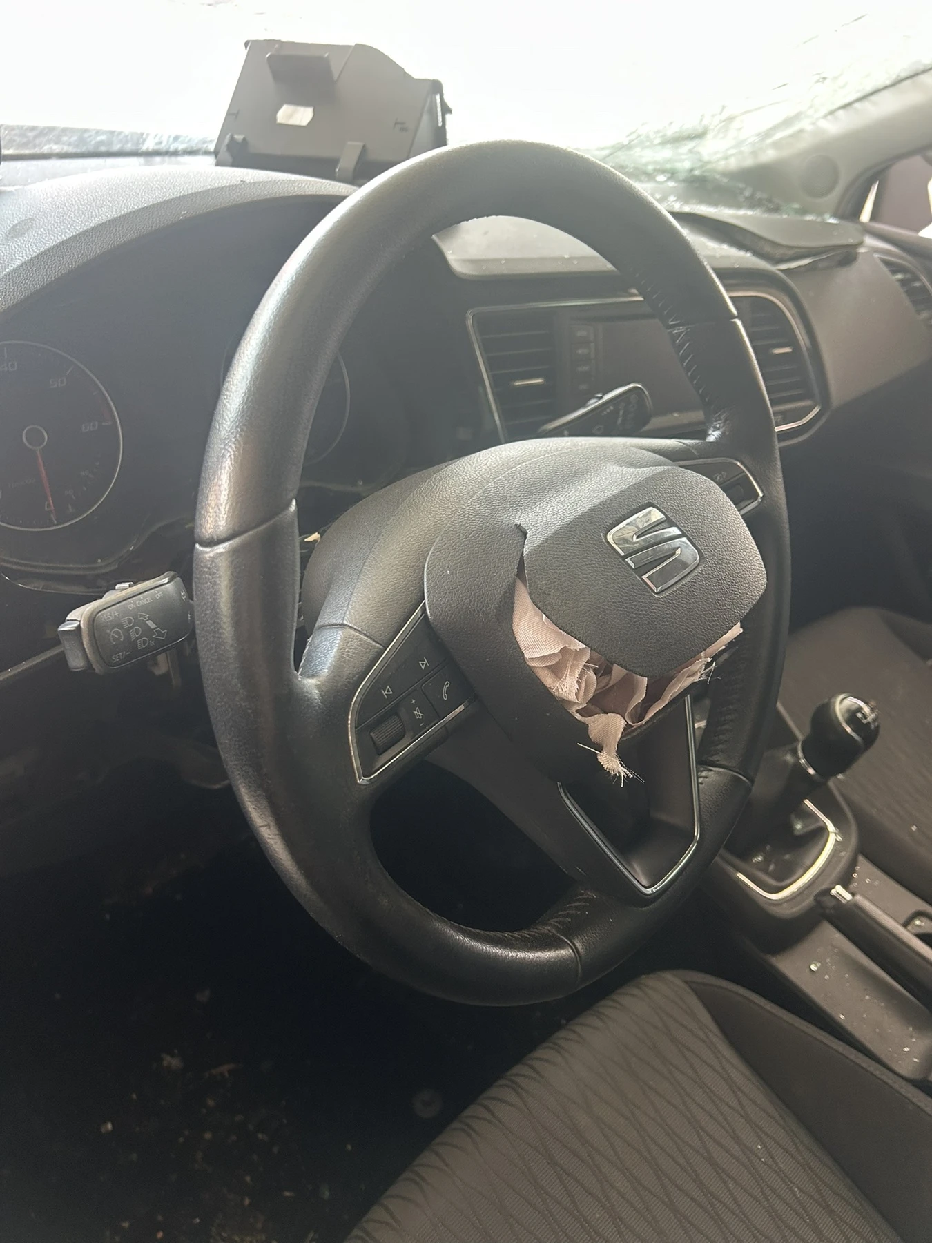 Seat Leon 1.6TDI, снимка 12 - Автомобили и джипове - 53875094