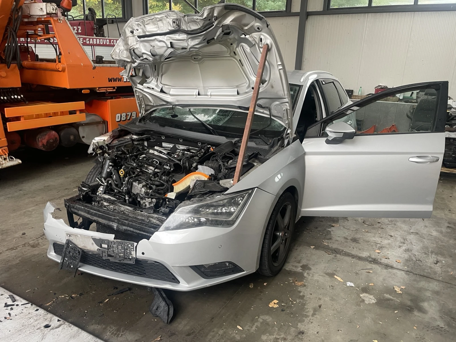 Seat Leon 1.6TDI, снимка 5 - Автомобили и джипове - 53875094