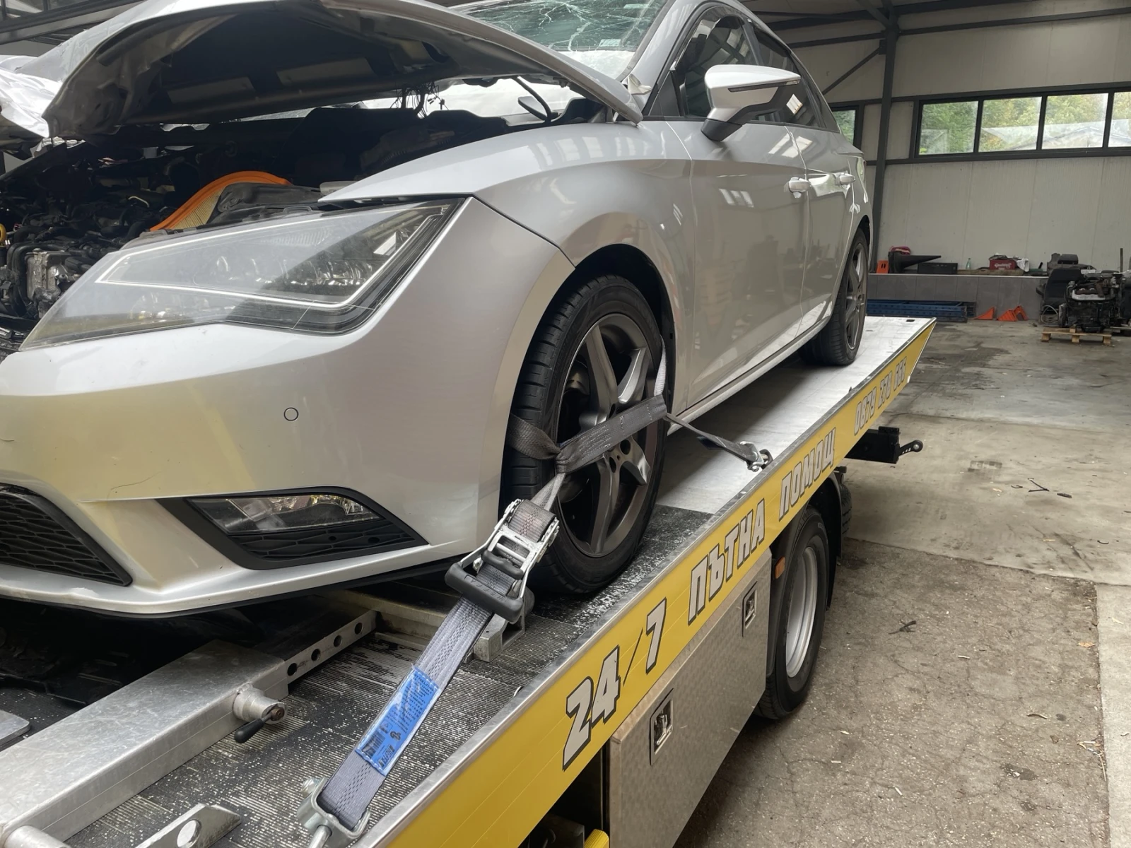 Seat Leon 1.6TDI, снимка 4 - Автомобили и джипове - 53875094