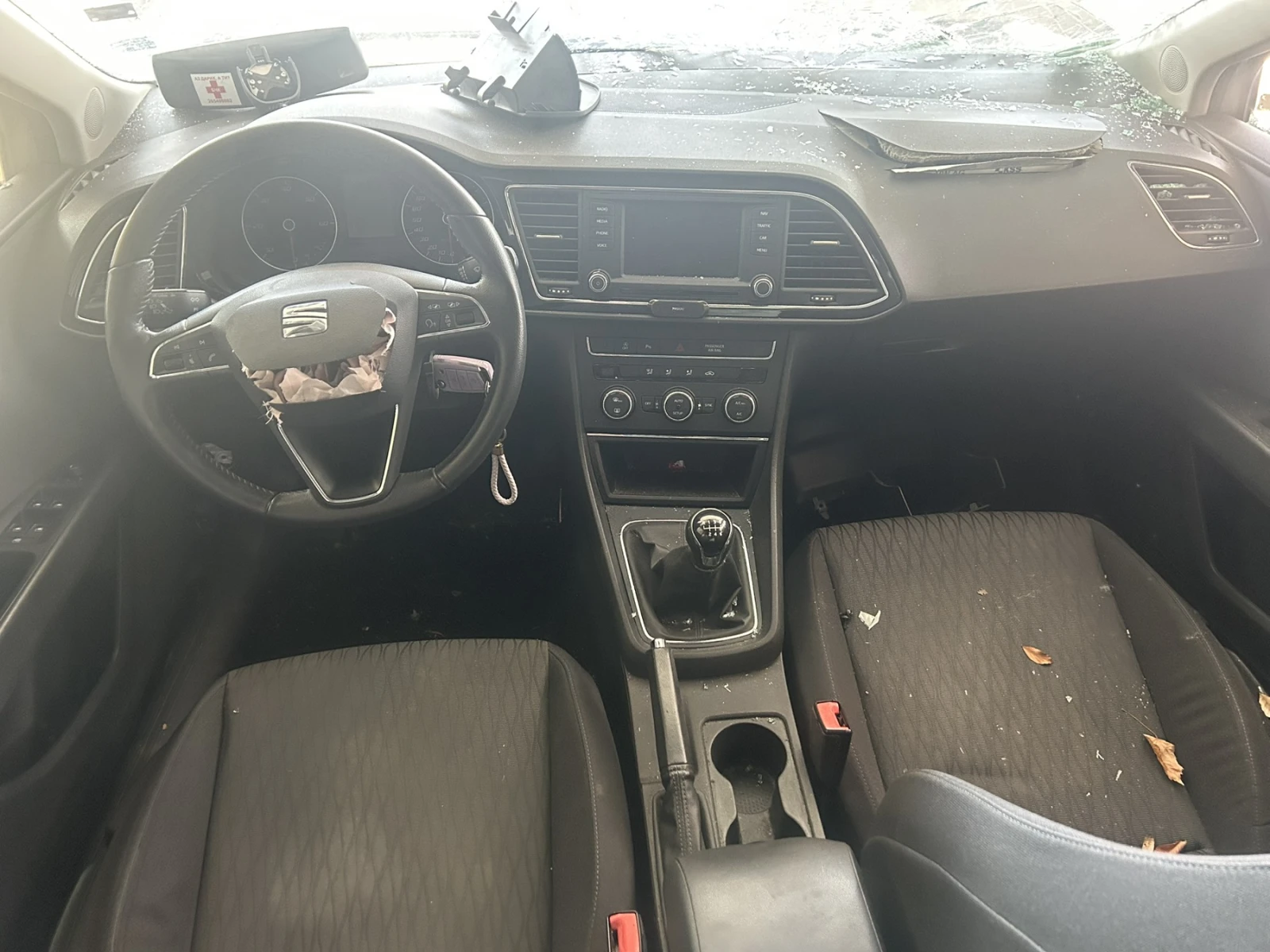 Seat Leon 1.6TDI, снимка 9 - Автомобили и джипове - 53875094