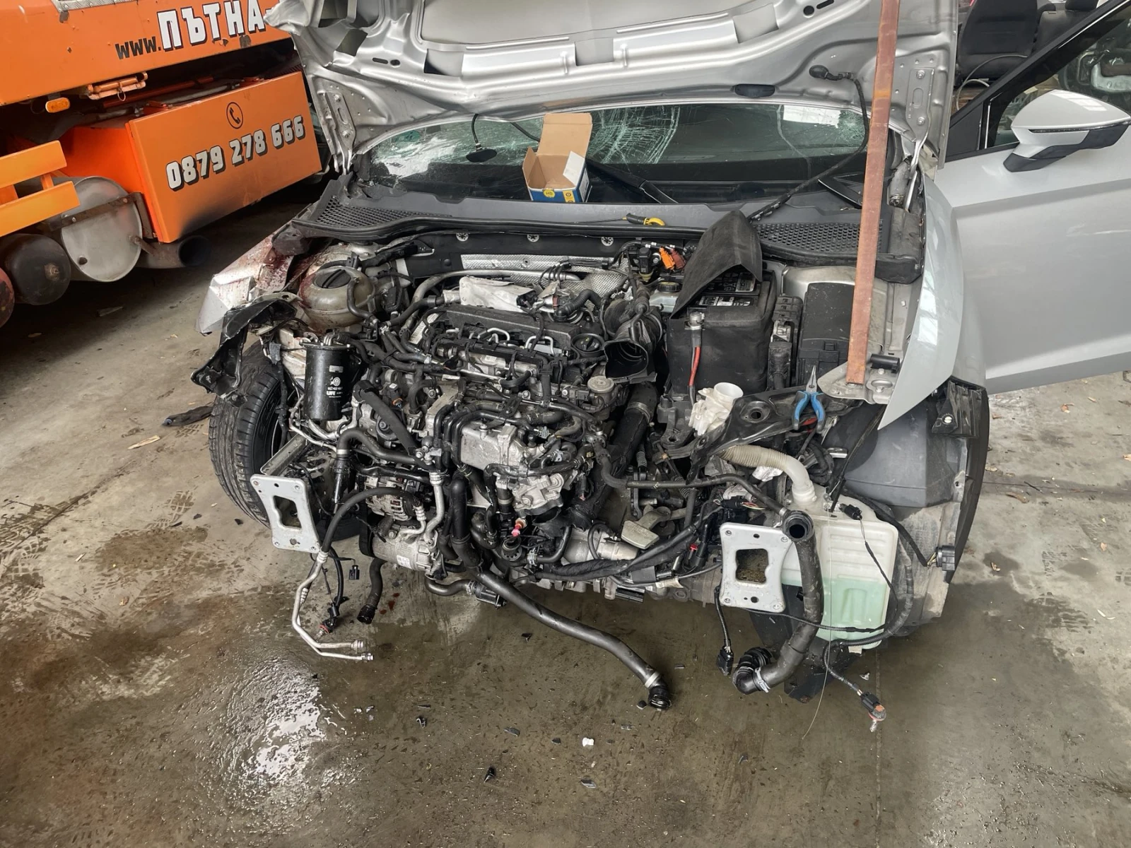 Seat Leon 1.6TDI, снимка 8 - Автомобили и джипове - 53875094