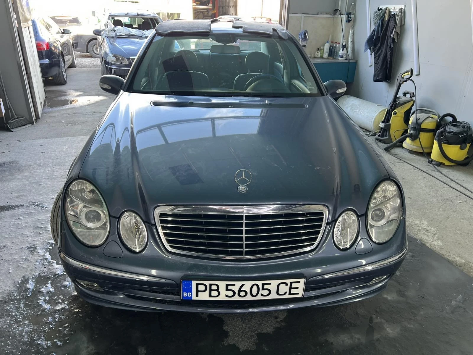 Mercedes-Benz E 220, снимка 4 - Автомобили и джипове - 53931950