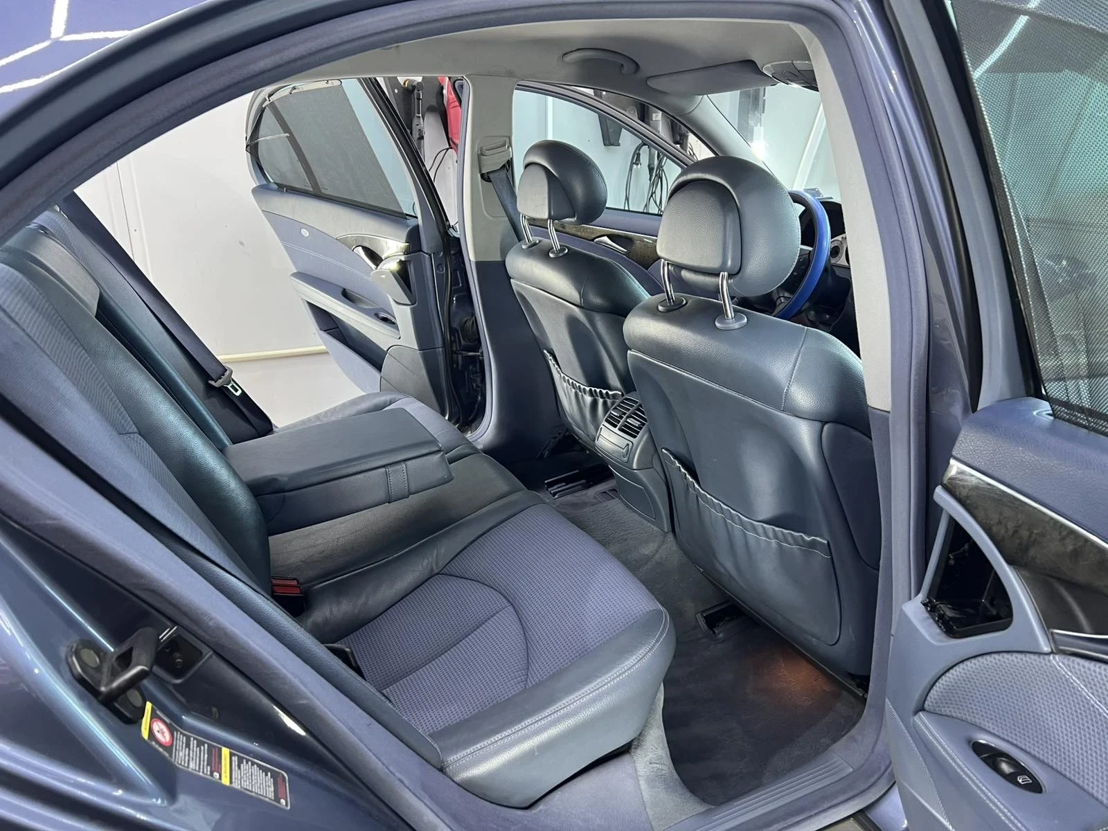 Mercedes-Benz E 220, снимка 6 - Автомобили и джипове - 53931950