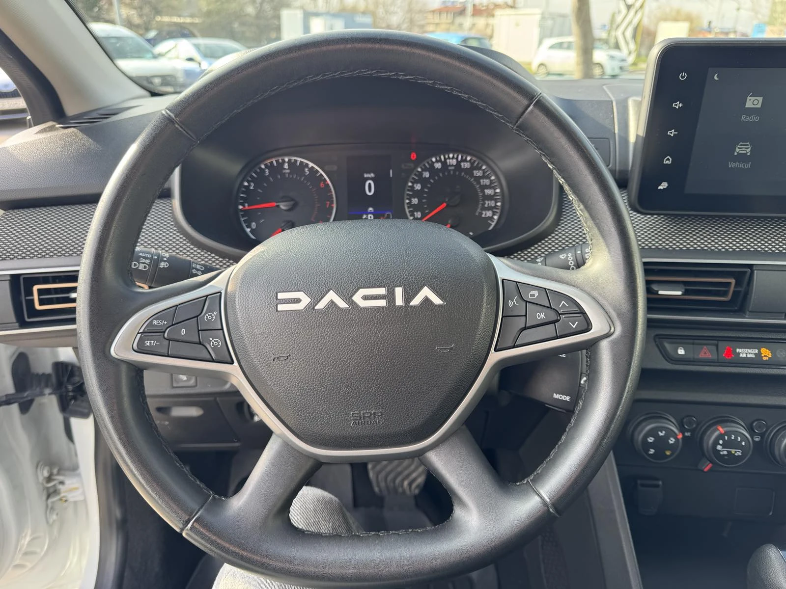 Dacia Sandero 1.0Tce , снимка 16 - Автомобили и джипове - 54080042