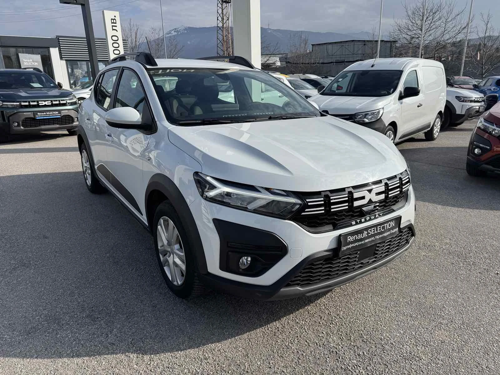 Dacia Sandero 1.0Tce , снимка 8 - Автомобили и джипове - 54080042