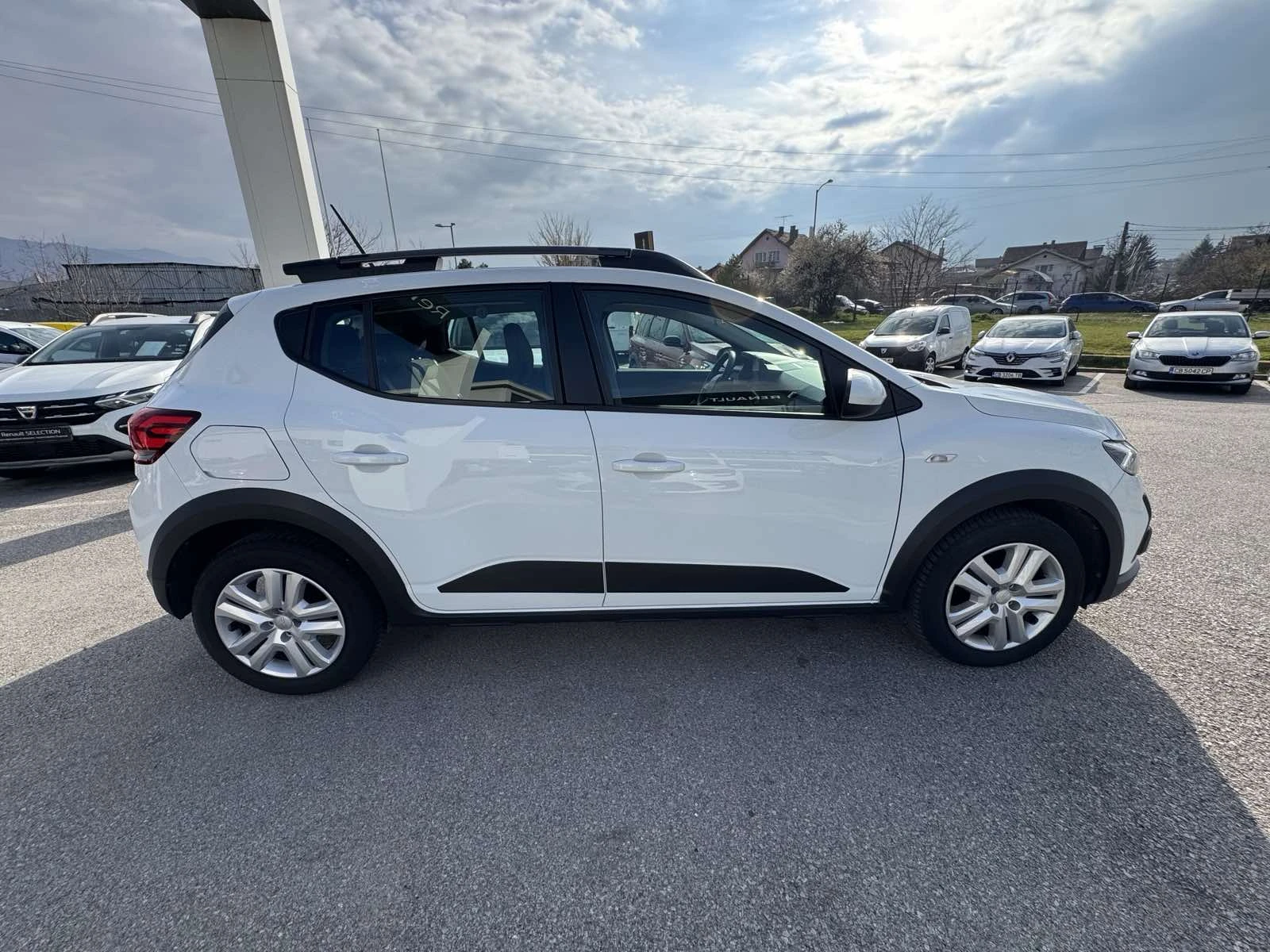 Dacia Sandero 1.0Tce , снимка 7 - Автомобили и джипове - 54080042