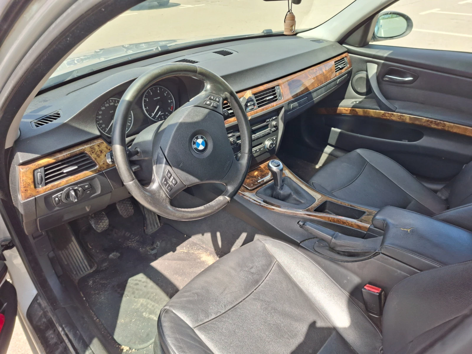 BMW 318 Е90, снимка 11 - Автомобили и джипове - 54293819