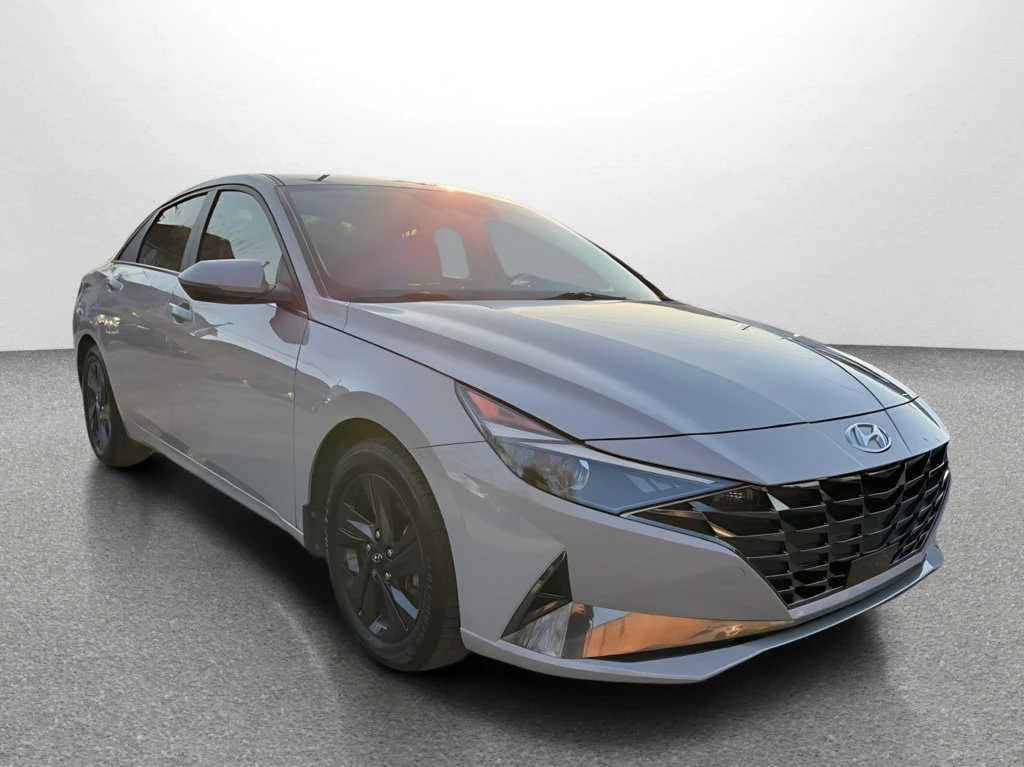 Hyundai Elantra Ultimate Hybrid | Clean Carfax| Two-Tone Interior | Mobile.bg � ����������� 3