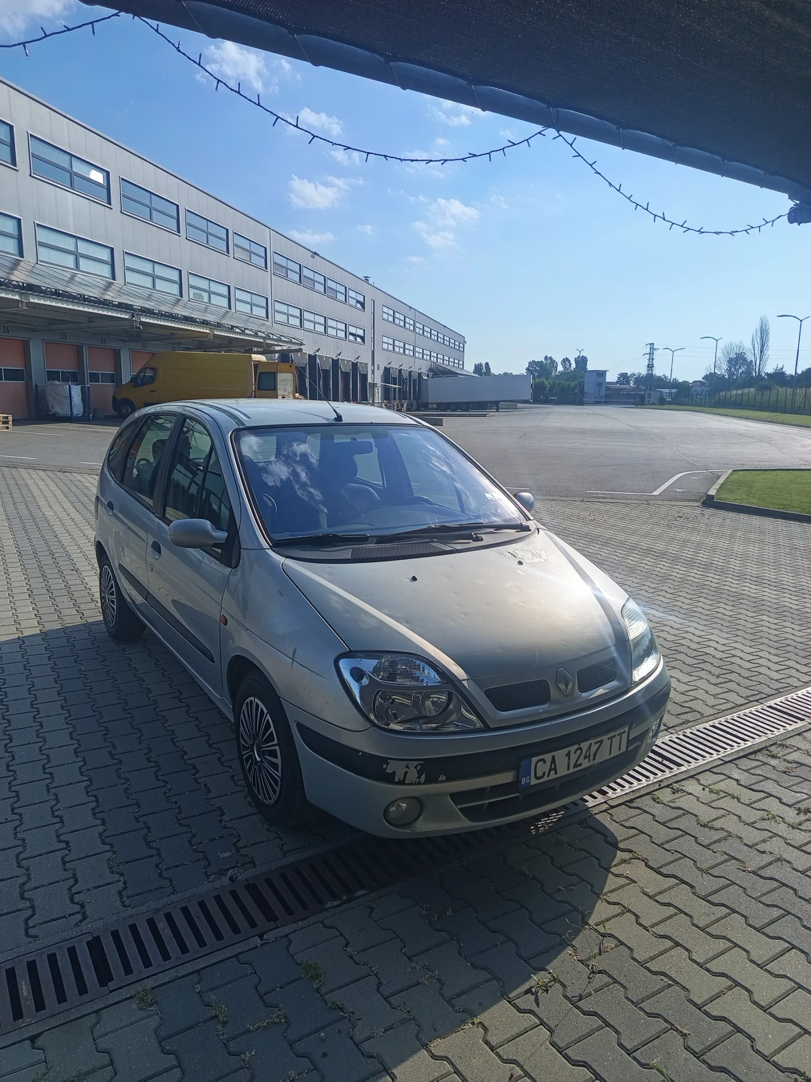 Renault Scenic, снимка 15 - Автомобили и джипове - 55122348