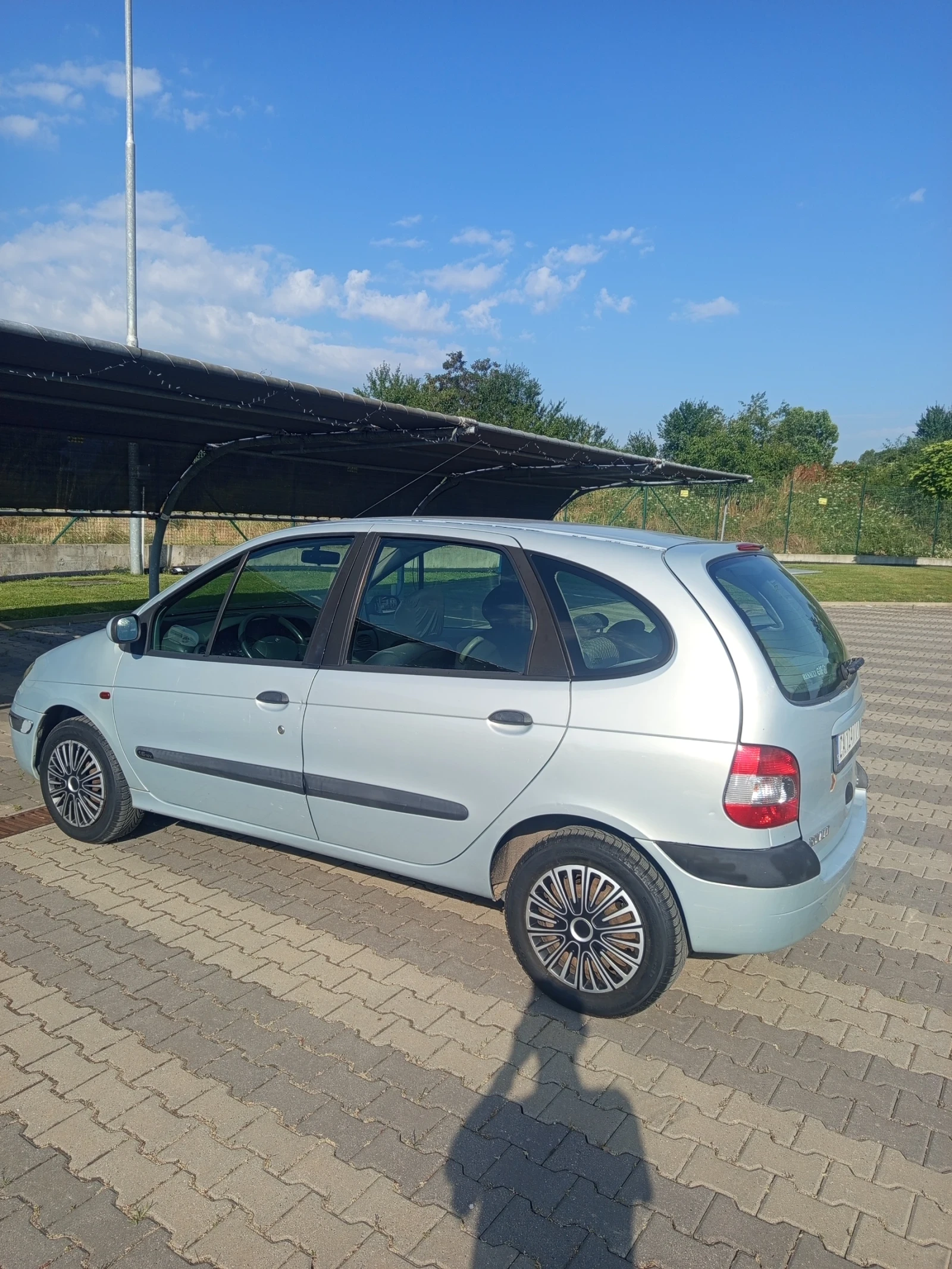 Renault Scenic, снимка 7 - Автомобили и джипове - 55122348