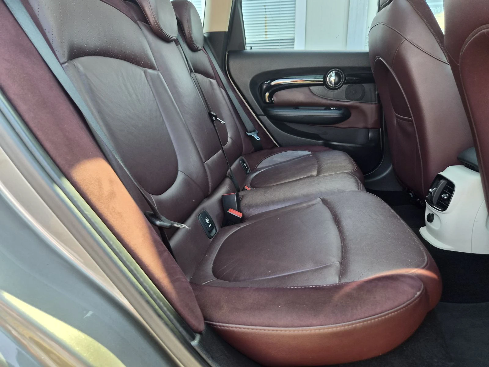 Mini Clubman 2.0D-AUTOMATIC-ESTATE-ПАНОРАМА-FULL, снимка 14 - Автомобили и джипове - 55365777